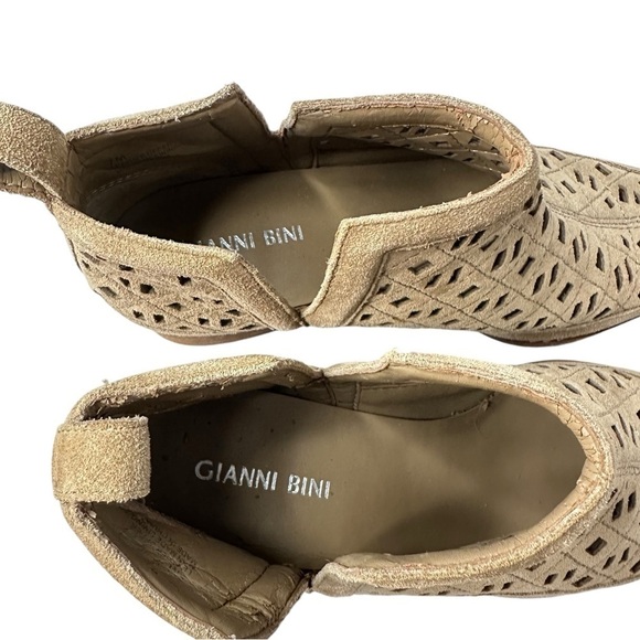 Gianni Bini Leather Upper Cutout Beige Bootie Women’s Size 7 M - Picture 9 of 16